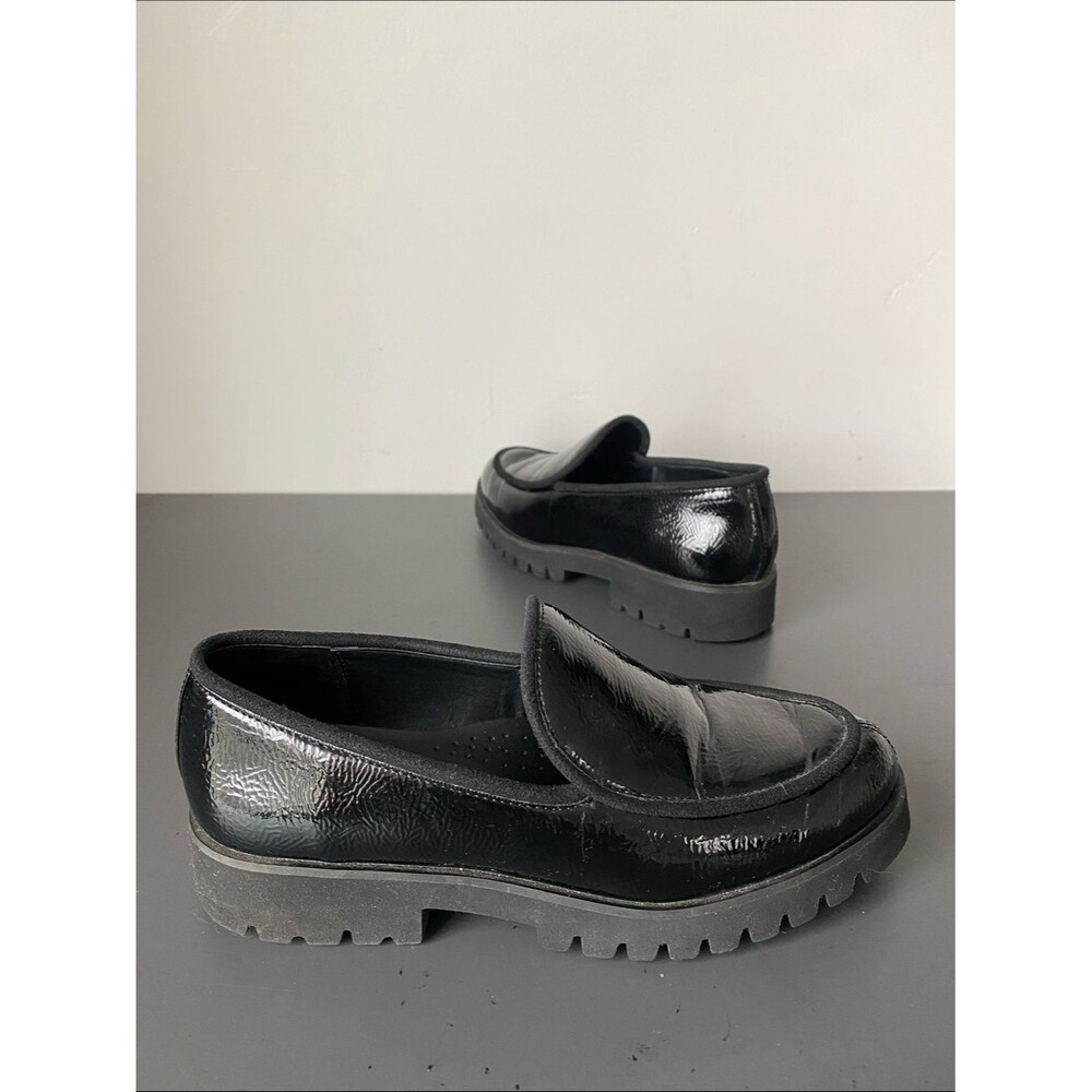 Donald Pliner ECLIPSE Loafers Sz 7 Black Patent Leather Lug Sole Preppy Chic